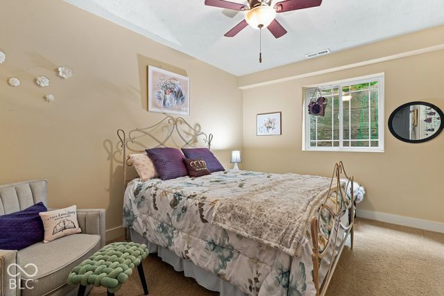 6736 W Stonegate Drive, Zionsville, IN 46077