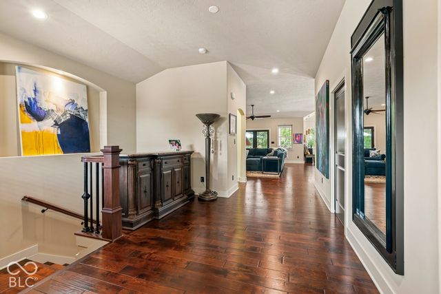 6736 W Stonegate Drive, Zionsville, IN 46077