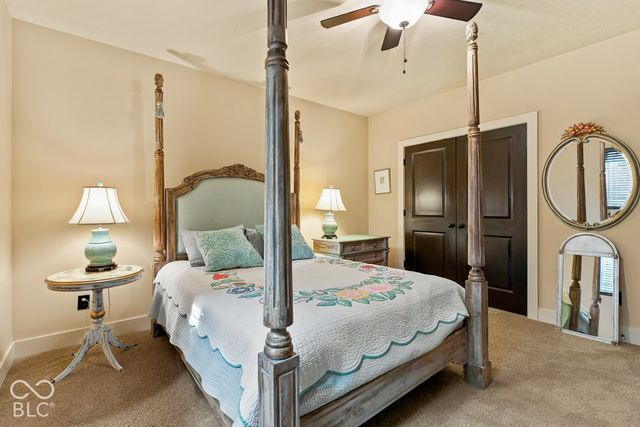 6736 W Stonegate Drive, Zionsville, IN 46077