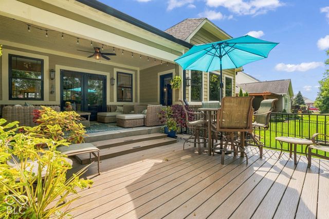 6736 W Stonegate Drive, Zionsville, IN 46077