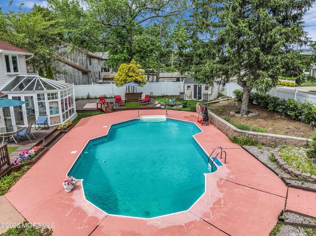 513 Ilexberry Lane, Toms River, NJ 08753