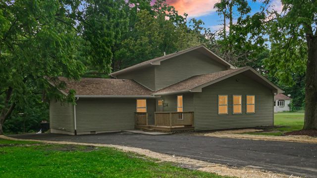 1014 E 63rd Place, Merrillville, IN 46410