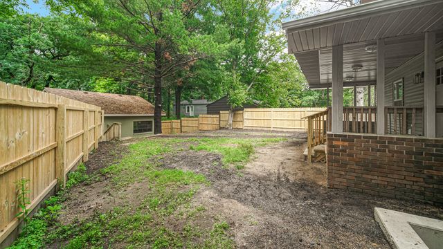 1014 E 63rd Place, Merrillville, IN 46410