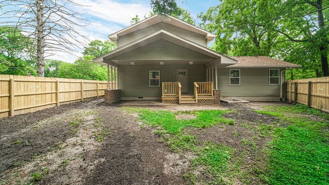 1014 E 63rd Place, Merrillville, IN 46410
