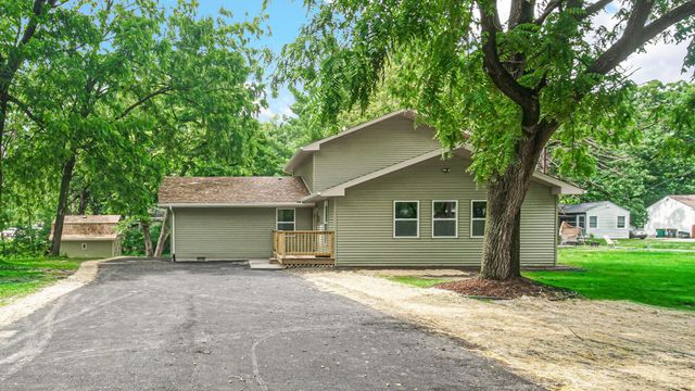 1014 E 63rd Place, Merrillville, IN 46410