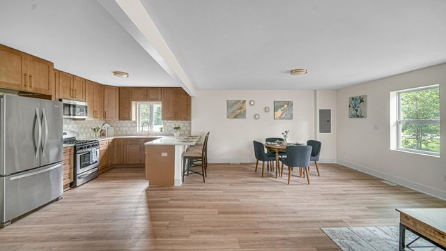 1014 E 63rd Place, Merrillville, IN 46410