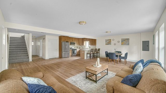 1014 E 63rd Place, Merrillville, IN 46410