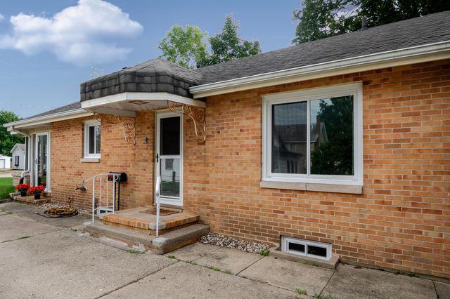 214 Cedar Street, Paw Paw, MI 49079