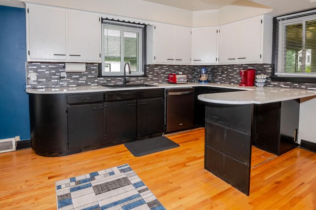 214 Cedar Street, Paw Paw, MI 49079