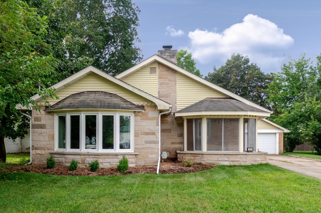 214 Cedar Street, Paw Paw, MI 49079