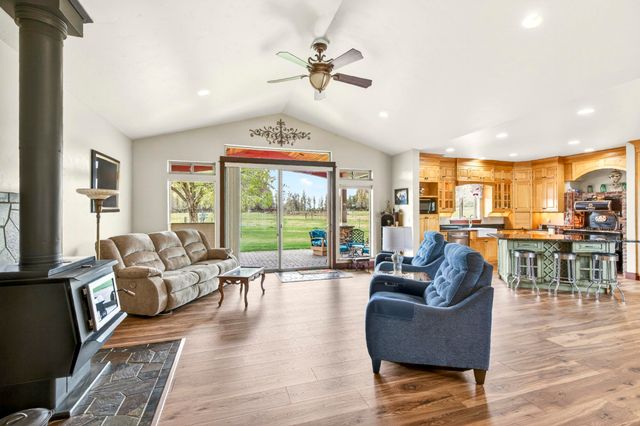 2305 NE Wilcox Avenue, Terrebonne, OR 97760