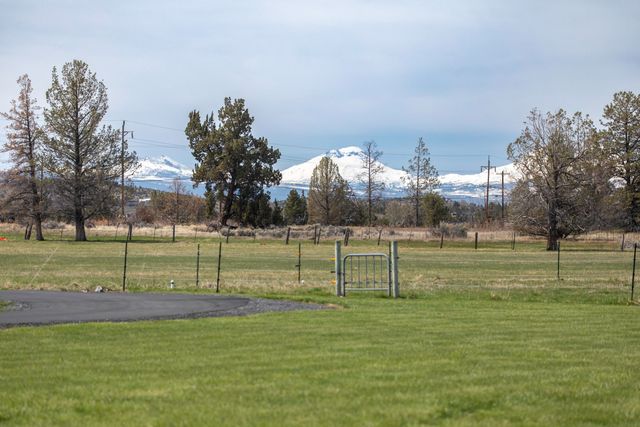 2305 NE Wilcox Avenue, Terrebonne, OR 97760