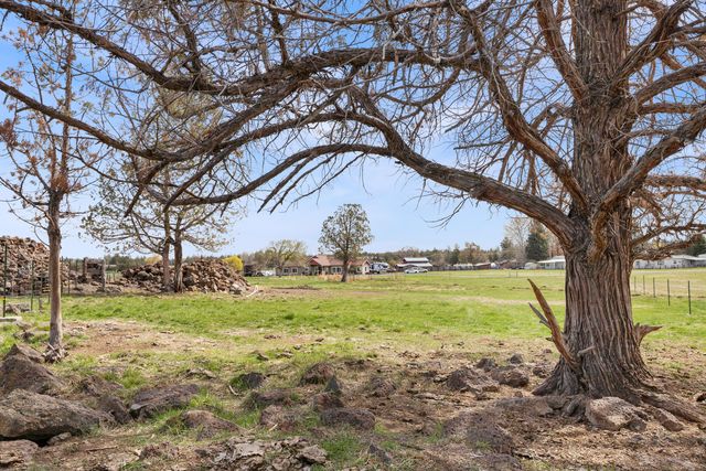 2305 NE Wilcox Avenue, Terrebonne, OR 97760