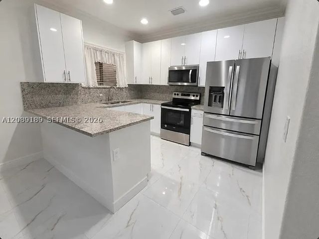 3113 SE 2nd Dr, Homestead, FL 33033