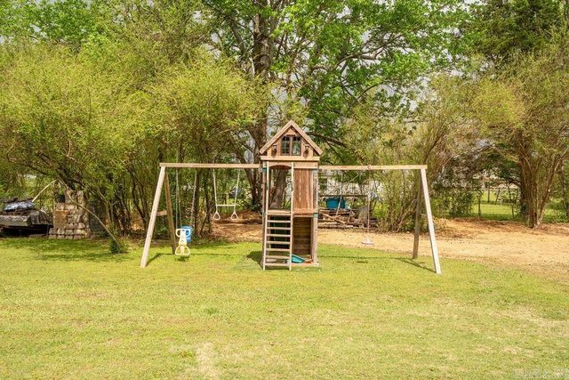 110 Roberson Dr, Pleasant Plains, AR 72568