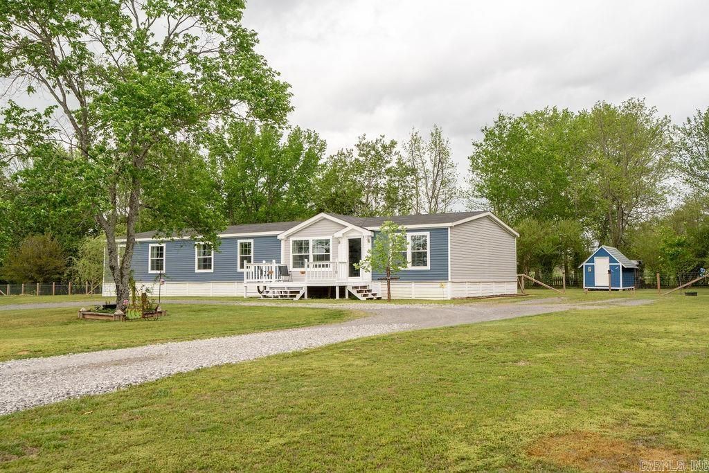 110 Roberson Dr, Pleasant Plains, AR 72568