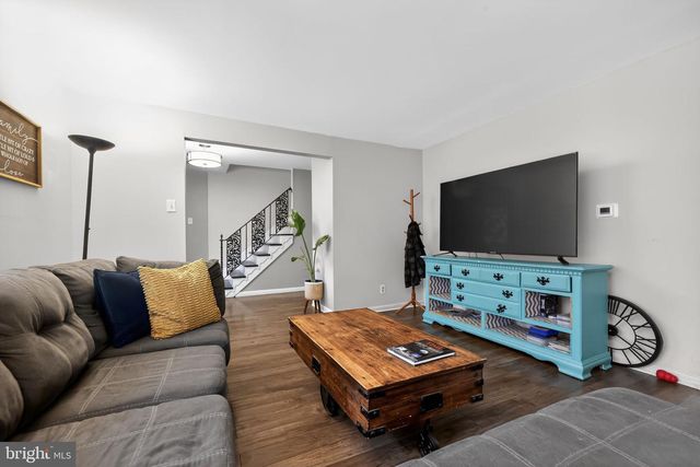 38 WALNUT ST, Williamstown, NJ 08094