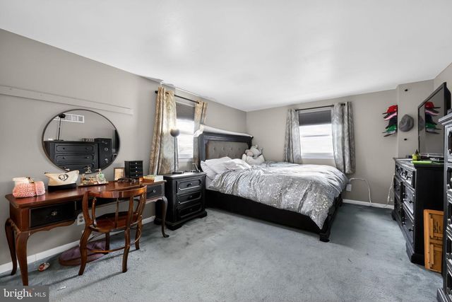 38 WALNUT ST, Williamstown, NJ 08094