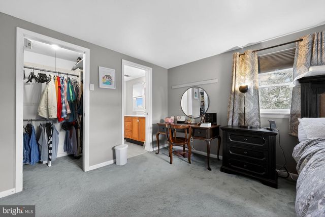 38 WALNUT ST, Williamstown, NJ 08094