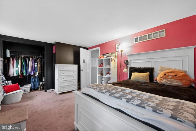 38 WALNUT ST, Williamstown, NJ 08094