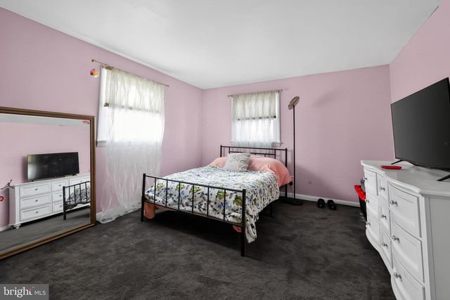 38 WALNUT ST, Williamstown, NJ 08094