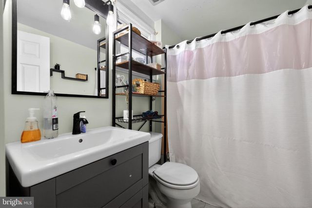 38 WALNUT ST, Williamstown, NJ 08094