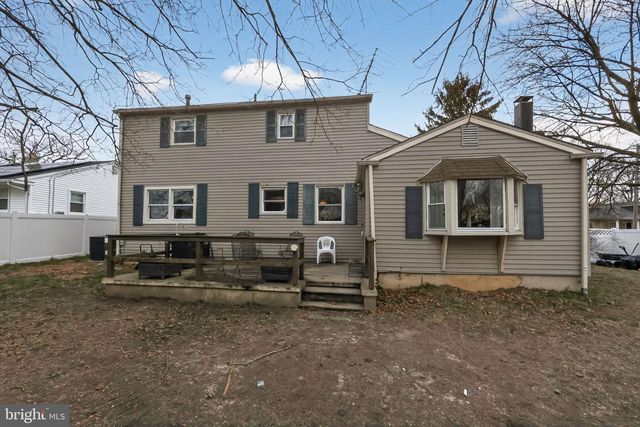 38 WALNUT ST, Williamstown, NJ 08094