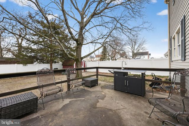 38 WALNUT ST, Williamstown, NJ 08094