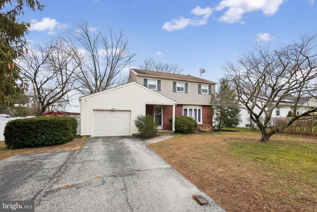 38 WALNUT ST, Williamstown, NJ 08094