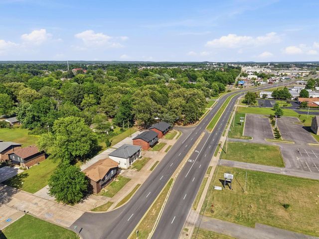 1900 Dave Ward, Conway, AR 72034