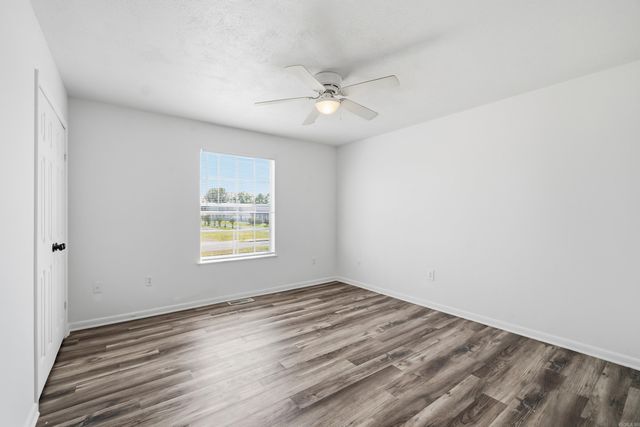 1900 Dave Ward, Conway, AR 72034