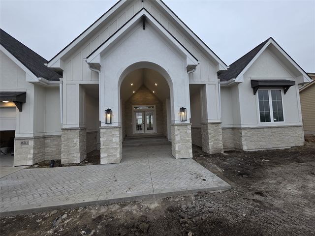 16211 Sharon Drive, Urbandale, IA 50323