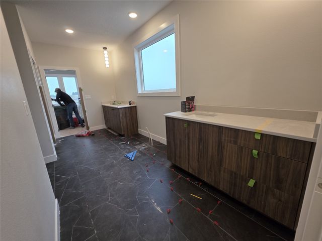 16211 Sharon Drive, Urbandale, IA 50323