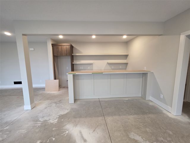 16211 Sharon Drive, Urbandale, IA 50323