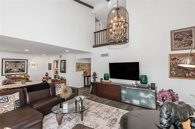 806 Saint Andrews Road 13, Hollywood, FL 33021