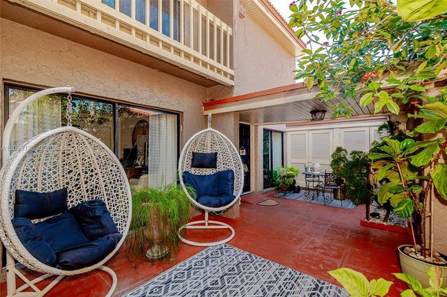 806 Saint Andrews Road 13, Hollywood, FL 33021