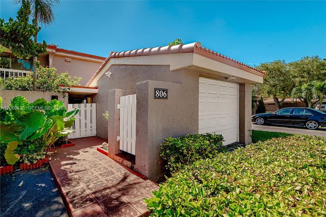 806 Saint Andrews Road 13, Hollywood, FL 33021