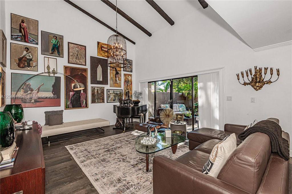 806 Saint Andrews Road 13, Hollywood, FL 33021
