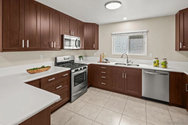 1641 31st, San Diego, CA 92102