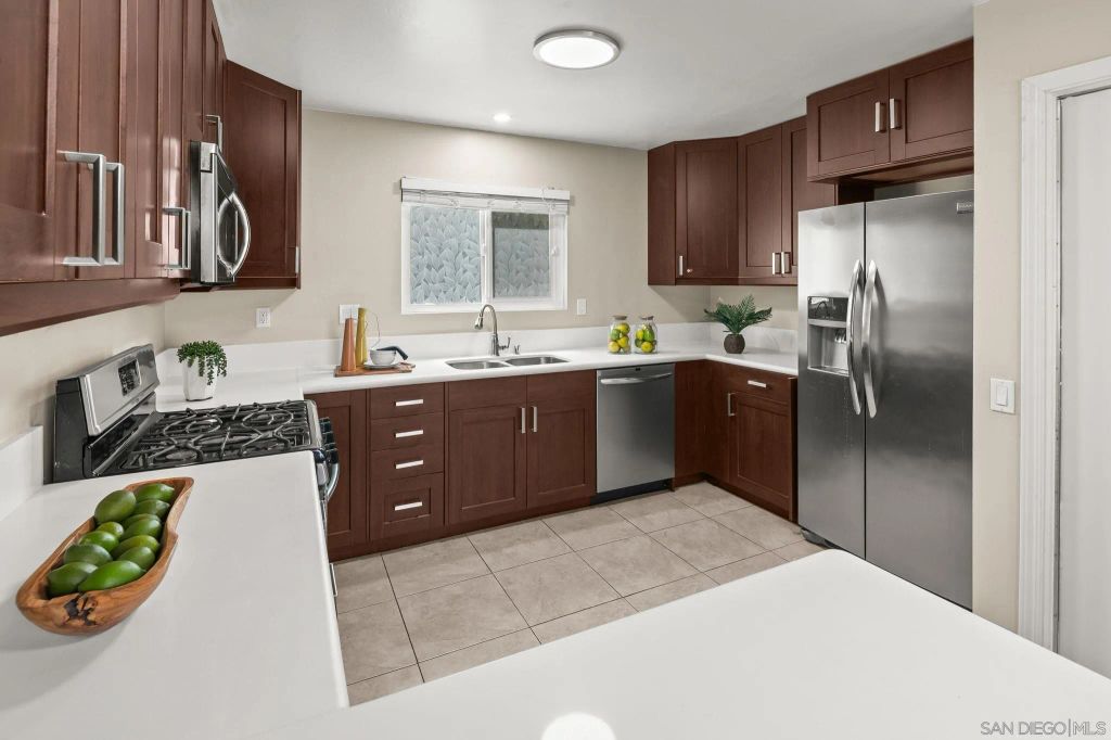 1641 31st, San Diego, CA 92102
