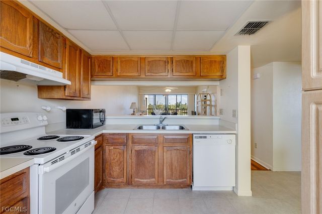 21490 Bay Village DR 162, Fort Myers Beach, FL 33931