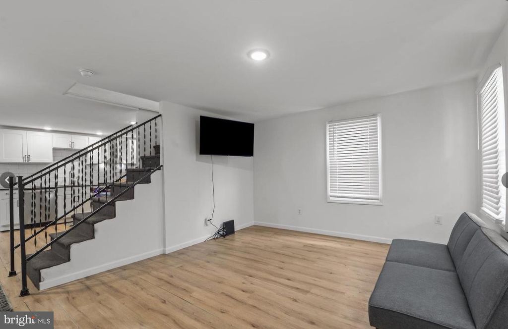 652 N BROAD ST, Woodbury, NJ 08096