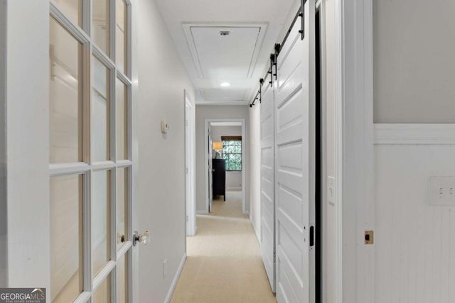 126 E Lake Drive, Roswell, GA 30075