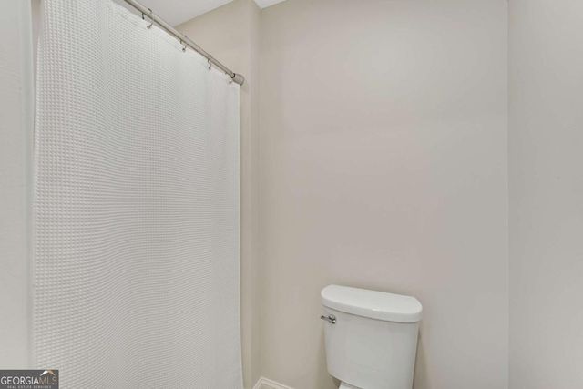 126 E Lake Drive, Roswell, GA 30075