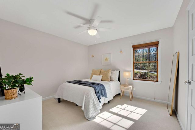 126 E Lake Drive, Roswell, GA 30075