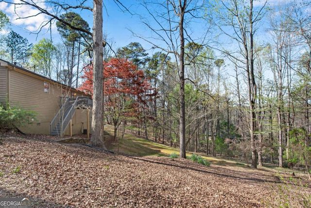 126 E Lake Drive, Roswell, GA 30075