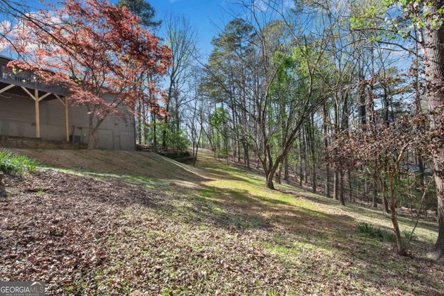 126 E Lake Drive, Roswell, GA 30075