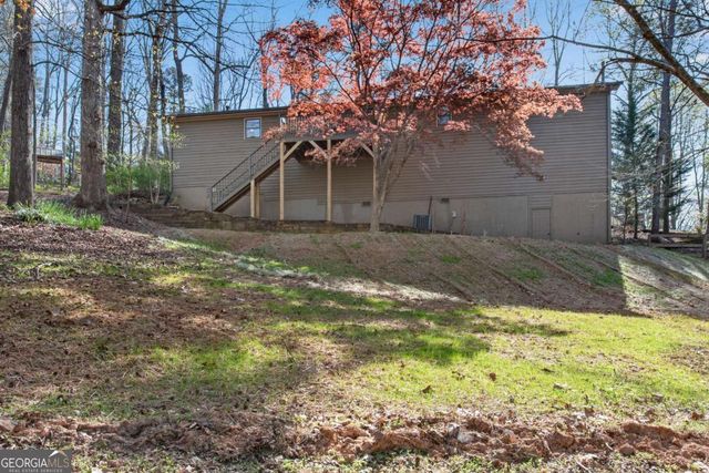 126 E Lake Drive, Roswell, GA 30075