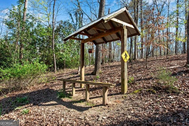 126 E Lake Drive, Roswell, GA 30075