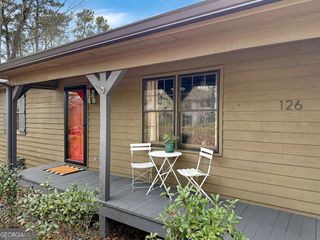 126 E Lake Drive, Roswell, GA 30075